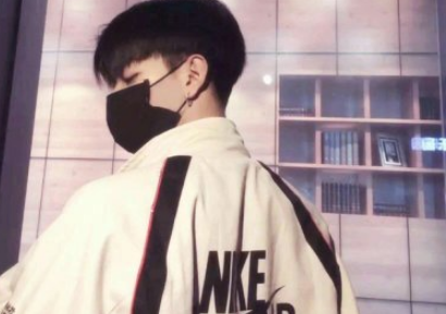 qq伤感个性文案男生很悲伤 累了就累了还需要什么借口放弃