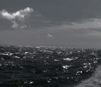 情绪不稳定时用的文案 很心碎的小众文案