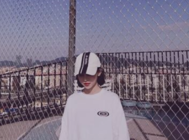 微信女生个性文案奋斗励志 嘲讽也好掌声也好做好自己