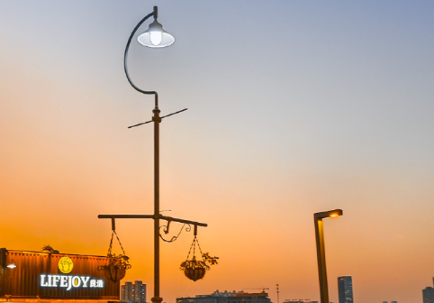 让自己变得坚强的简短励志文案 很正能量精辟的文案