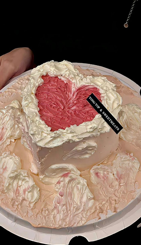 手机壁纸高级感女生最爱 不必成为别人只需做自己