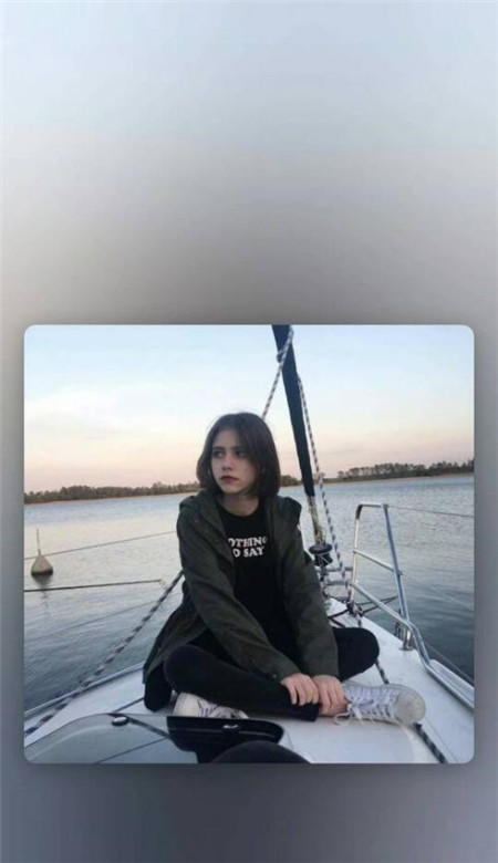 欧美风美女个性空间皮肤 爱不会消失只会转移