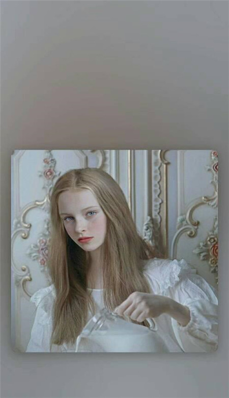 欧美风美女个性空间皮肤 爱不会消失只会转移