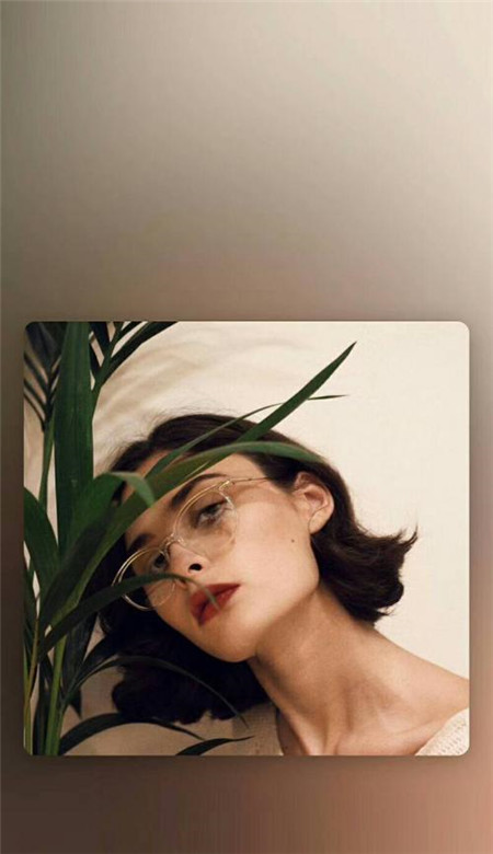 欧美风美女个性空间皮肤 爱不会消失只会转移