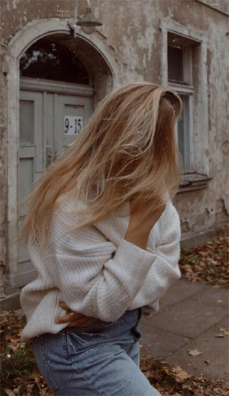 2020街头风欧美风格个性皮肤 却总是放不下眼前的手机