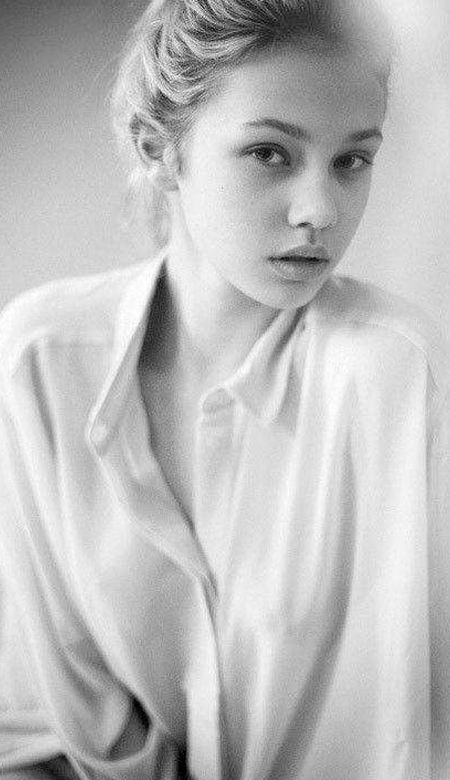 ins超火的欧美风性感冷艳的皮肤 等合适的时候我们再相遇