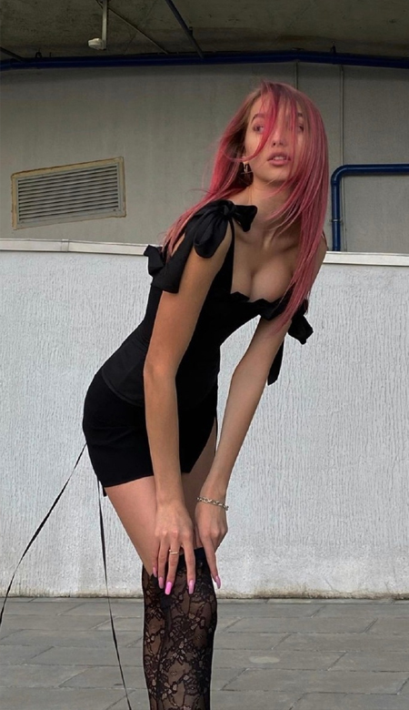 质感的辣妹壁纸高清好看 2022ins风气质辣妹皮肤合集