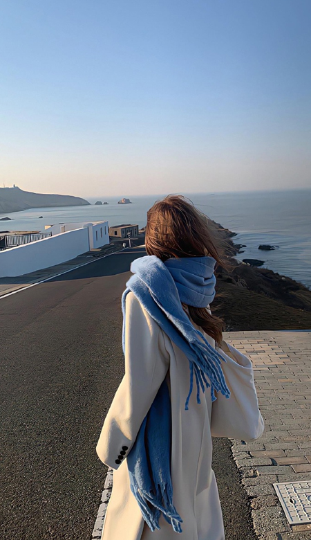 氛围感背影女生壁纸2024版 很遗憾有些人相识相知又归零